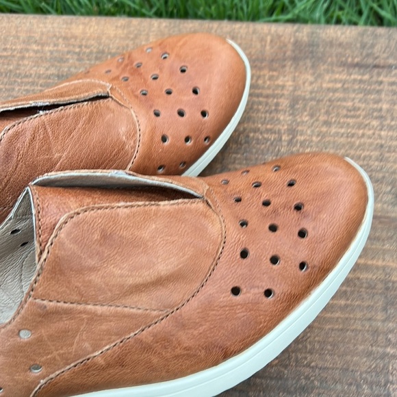 SOFFT BRAND LEATHER SLIP ON SHOES LIGHT BROWN/TAN SIZE 7.5 - Picture 12 of 17